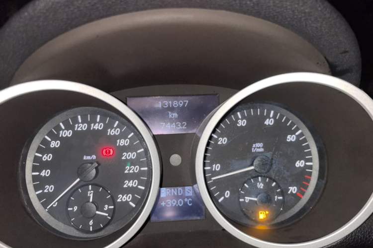 Used Mercedes-Benz SLK-Class 2008 SLK 200K PASSION Odometer Close Up