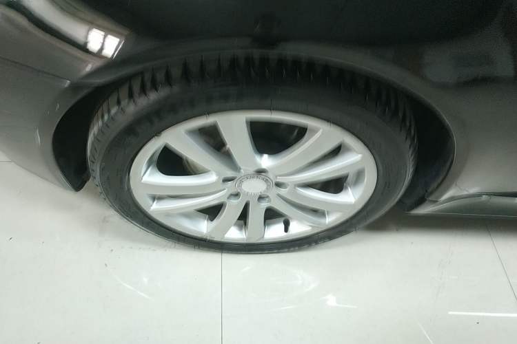 Used Mercedes-Benz SLK-Class 2009 SLK 200K Left Front Wheel Hub