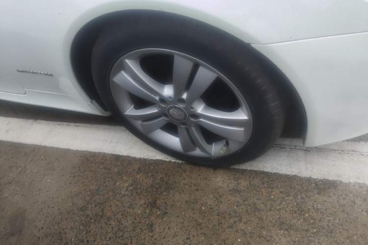 Used Mercedes-Benz SLK-Class 2009 SLK 200K Right Front Wheel Hub