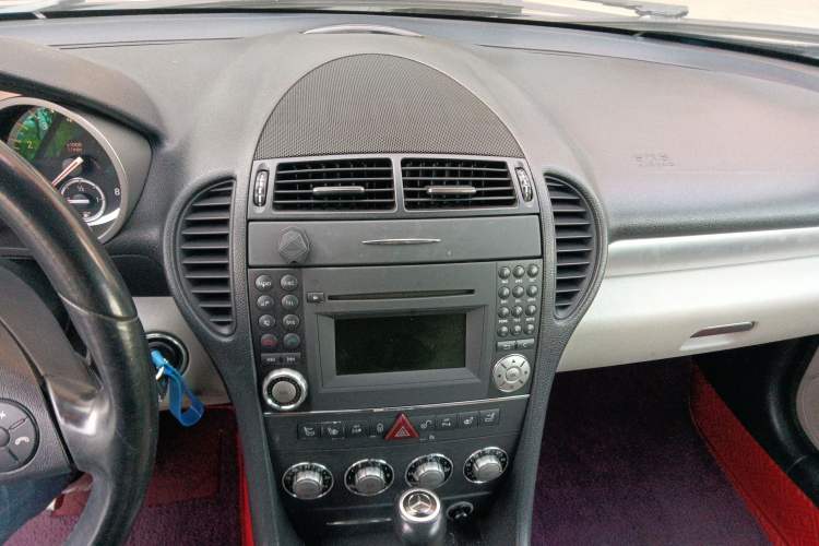 Used Mercedes-Benz SLK-Class 2010 SLK 200K Grand Edition Audio And AC Panel