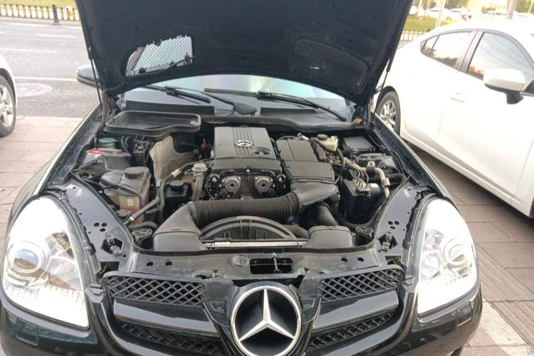 Used Mercedes-Benz SLK-Class 2010 SLK 200K Grand Edition Engine Bay