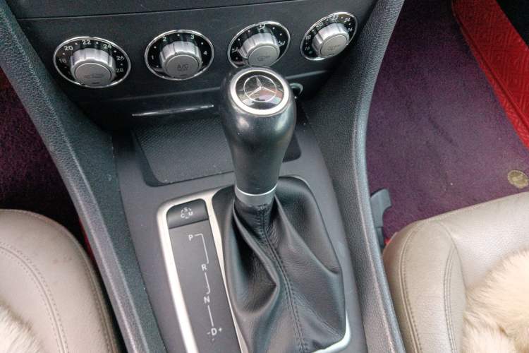 Used Mercedes-Benz SLK-Class 2010 SLK 200K Grand Edition Gear Lever