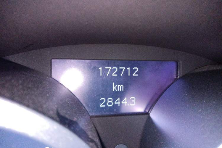 Used Mercedes-Benz SLK-Class 2010 SLK 200K Grand Edition Odometer Close Up