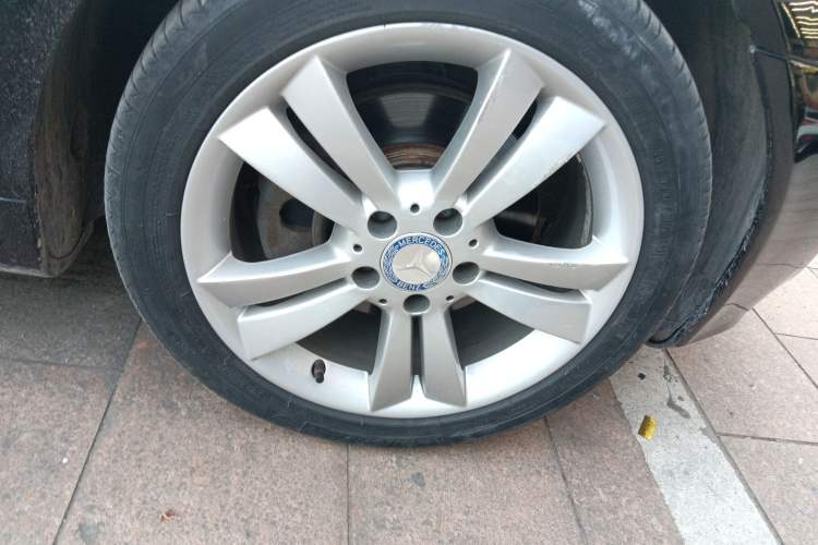 Used Mercedes-Benz SLK-Class 2010 SLK 200K Grand Edition Right Front Wheel Hub