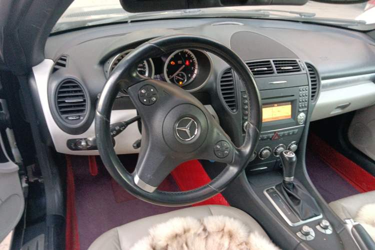 Used Mercedes-Benz SLK-Class 2010 SLK 200K Grand Edition Steering Wheel
