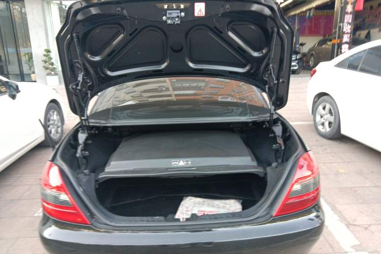 Used Mercedes-Benz SLK-Class 2010 SLK 200K Grand Edition Trunk