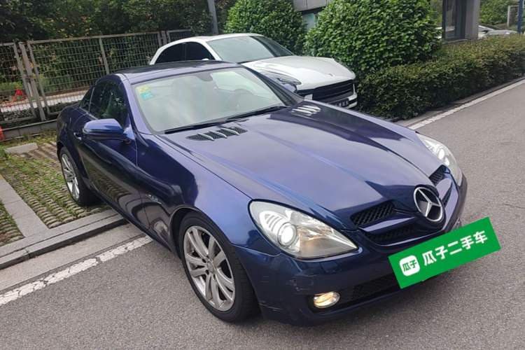 Used Mercedes-Benz SLK-Class 2010 SLK 300 Grand Edition Front Right 45 Deg