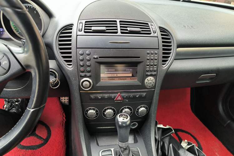 Used Mercedes-Benz SLK-Class 2010 SLK 200K Audio And AC Panel
