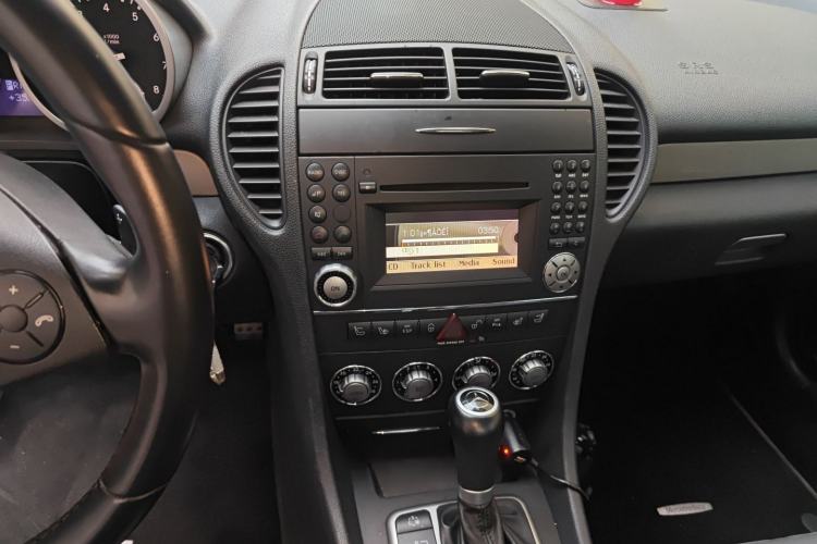 Used Mercedes-Benz SLK-Class 2010 SLK 200K Grand Edition Audio And AC Panel