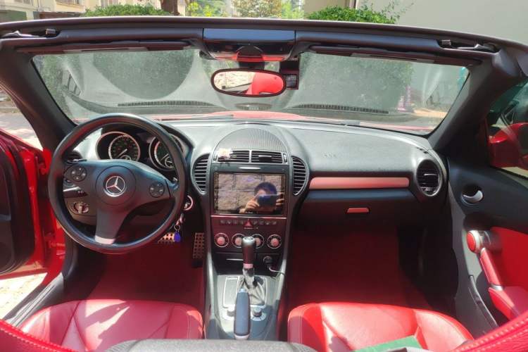 Used Mercedes-Benz SLK-Class 2010 SLK 200K Center Console