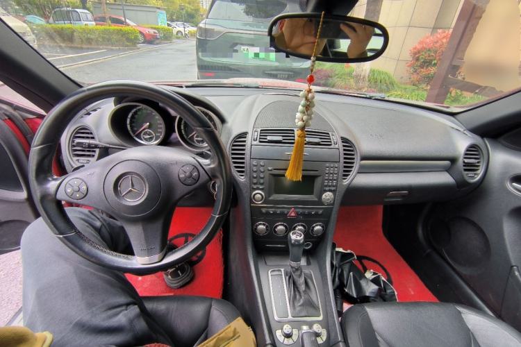 Used Mercedes-Benz SLK-Class 2010 SLK 200K Center Console