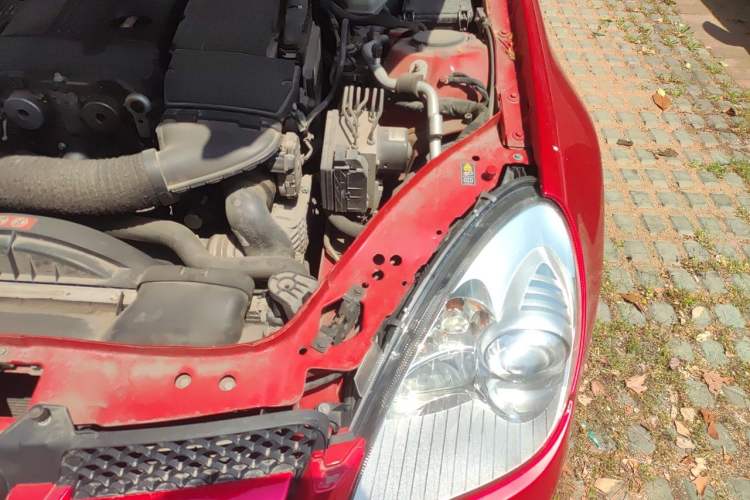 Used Mercedes-Benz SLK-Class 2010 SLK 200K Engine Bay Left
