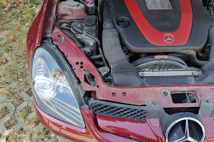 Used Mercedes-Benz SLK-Class 2010 SLK 350 Grand Edition Engine Bay Right