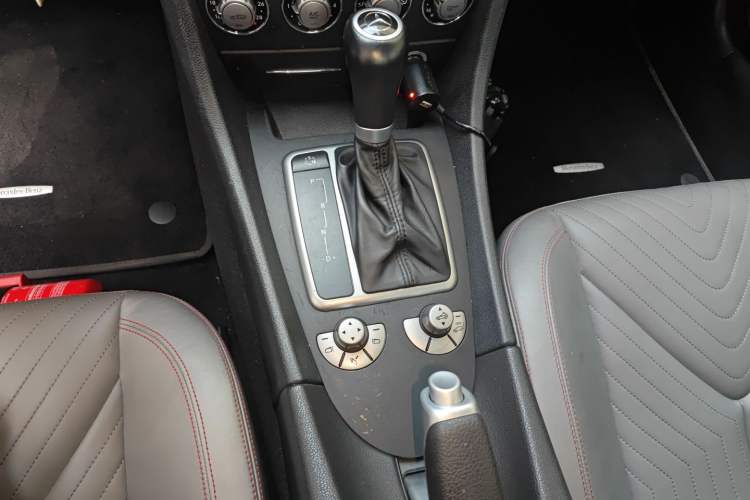 Used Mercedes-Benz SLK-Class 2010 SLK 200K Grand Edition Gear Lever