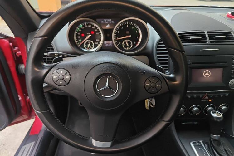 Used Mercedes-Benz SLK-Class 2010 SLK 200K Grand Edition Steering Wheel