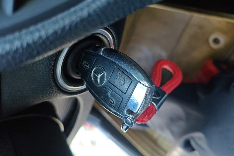Used Mercedes-Benz SLK-Class 2010 SLK 350 Grand Edition Vehicle Key