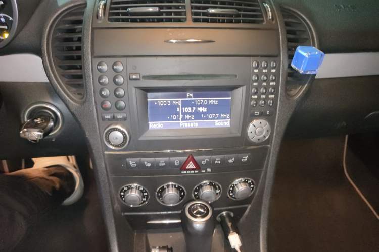 Used Mercedes-Benz SLK-Class 2010 SLK 200K Grand Edition Audio And AC Panel