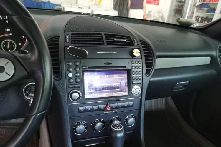 Used Mercedes-Benz SLK-Class 2010 SLK 300 Grand Edition Audio And AC Panel