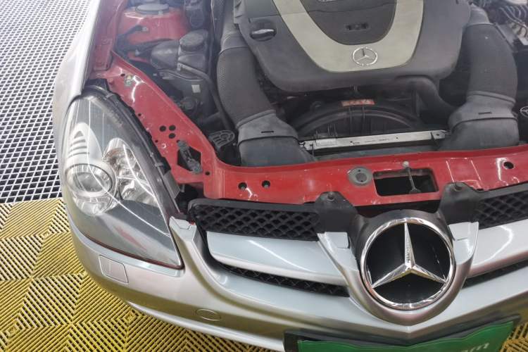 Used Mercedes-Benz SLK-Class 2010 SLK 300 Grand Edition Engine Bay Right