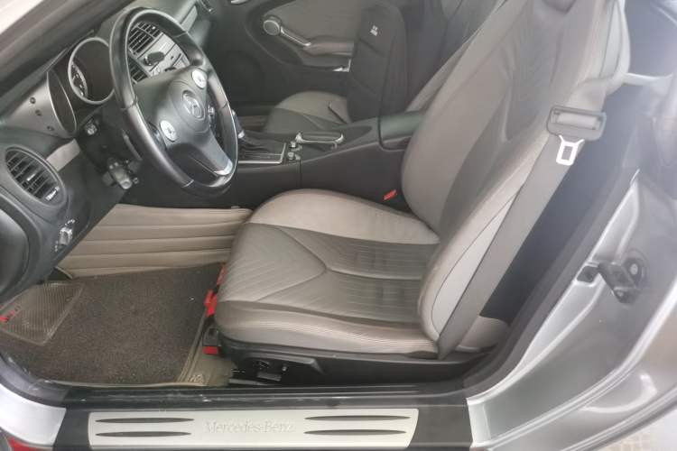 Used Mercedes-Benz SLK-Class 2010 SLK 300 Grand Edition Left Front Seat