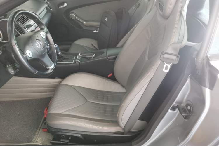 Used Mercedes-Benz SLK-Class 2010 SLK 300 Grand Edition Left Rear Seat