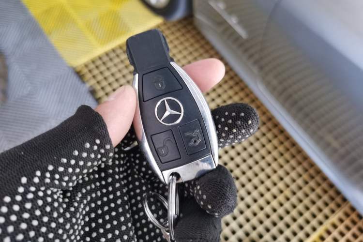 Used Mercedes-Benz SLK-Class 2010 SLK 300 Grand Edition Vehicle Key