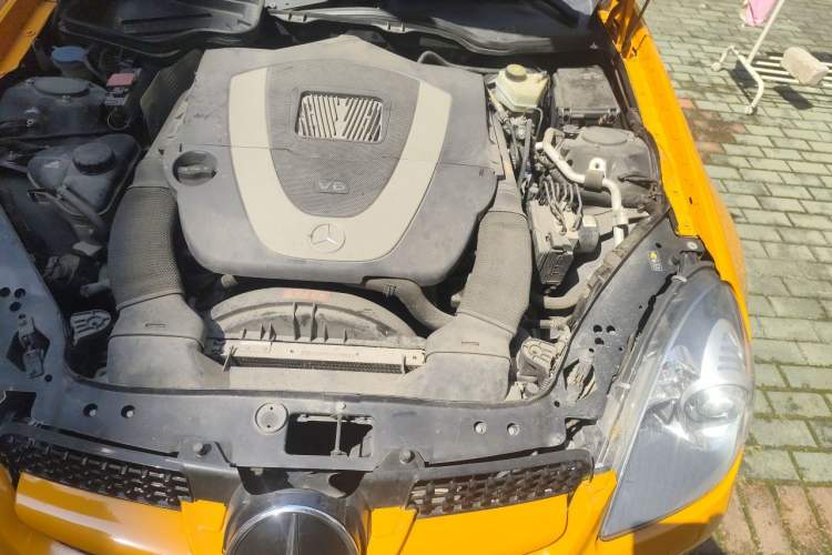 Used Mercedes-Benz SLK-Class 2010 SLK 300 Grand Edition Engine Bay Left