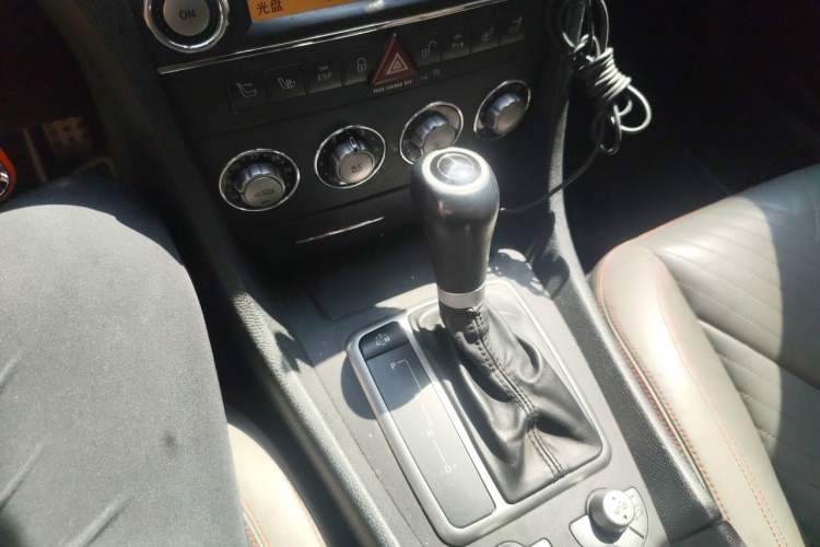 Used Mercedes-Benz SLK-Class 2010 SLK 300 Grand Edition Gear Lever