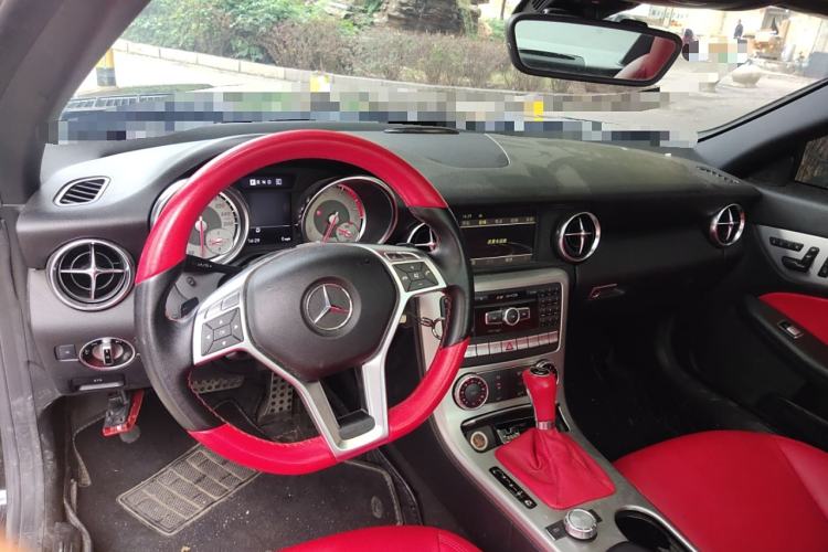 Used Mercedes-Benz SLK-Class 2011 SLK 200 Fashion Model Center Console