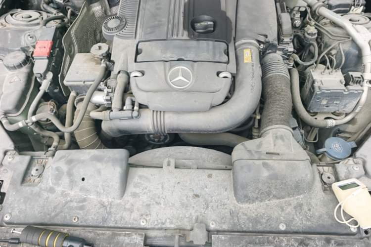 Used Mercedes-Benz SLK-Class 2011 SLK 200 Fashion Model Engine Bay