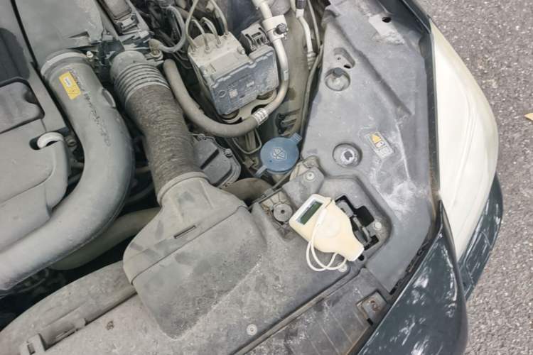 Used Mercedes-Benz SLK-Class 2011 SLK 200 Fashion Model Engine Bay Left