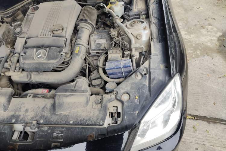 Used Mercedes-Benz SLK-Class 2011 SLK 200 Fashion Model Engine Bay Left