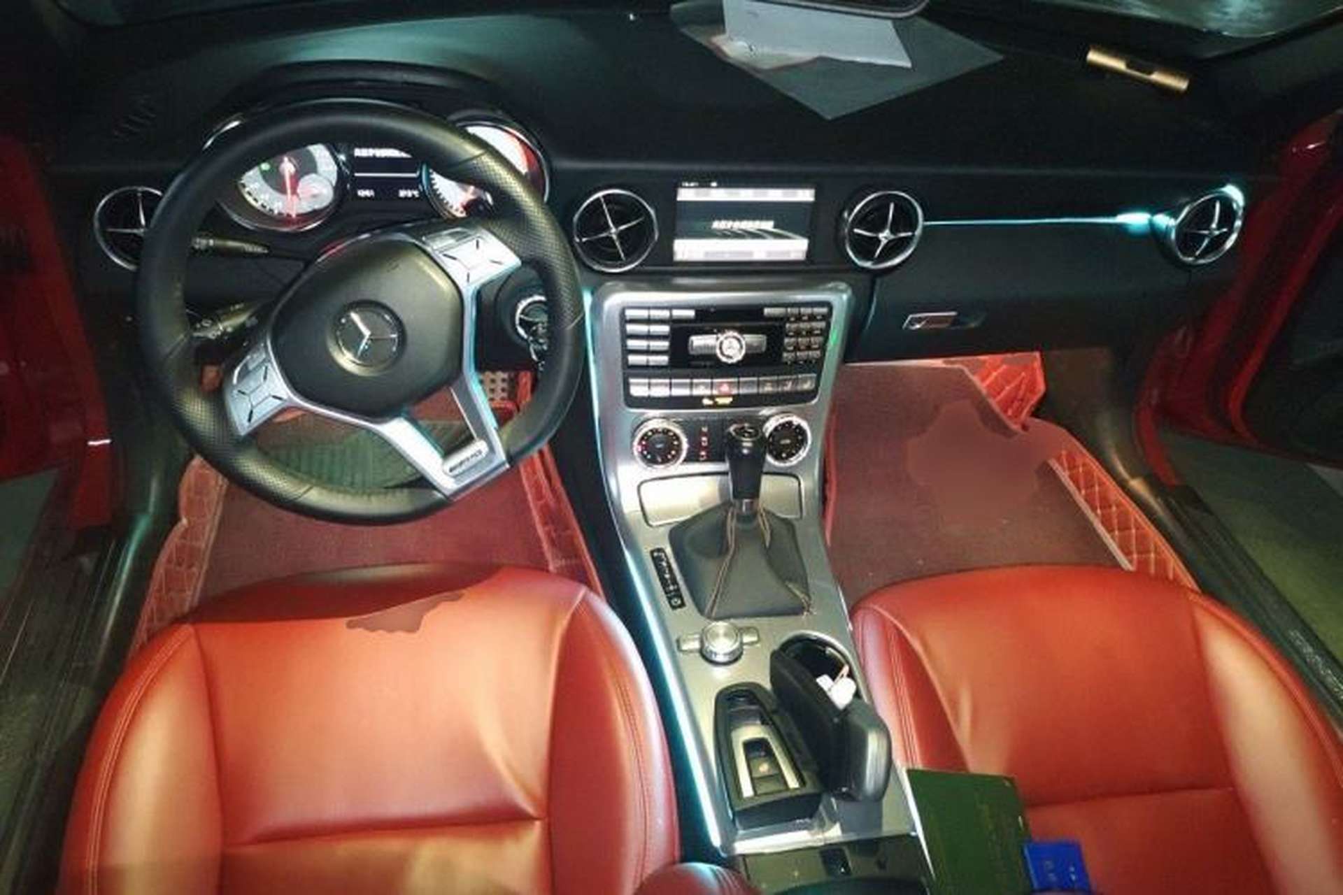 Used Mercedes-Benz SLK-Class 2011 SLK 200 Fashion Model Center Console