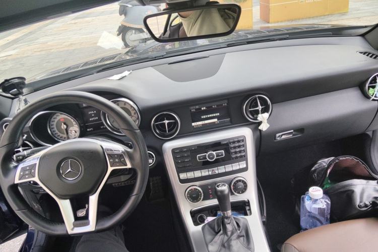 Used Mercedes-Benz SLK-Class 2011 SLK 200 Fashion Model Center Console