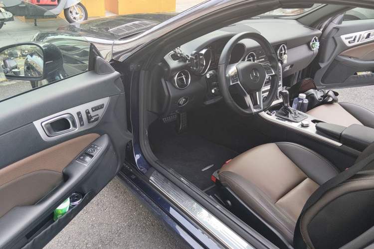 Used Mercedes-Benz SLK-Class 2011 SLK 200 Fashion Model Driver Seat