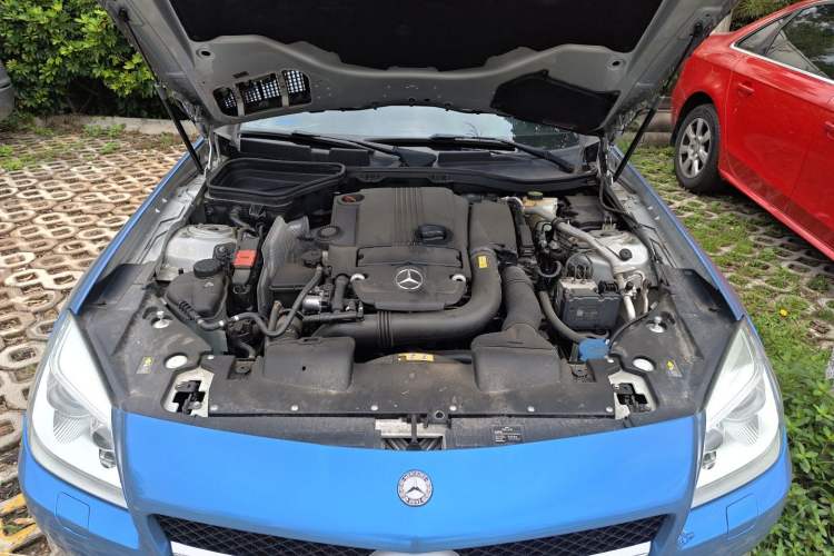 Used Mercedes-Benz SLK-Class 2011 SLK 200 Fashion Model Engine Bay
