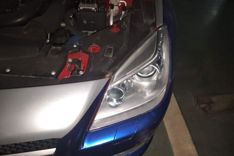 Used Mercedes-Benz SLK-Class 2011 SLK 200 Fashion Model Engine Bay Left