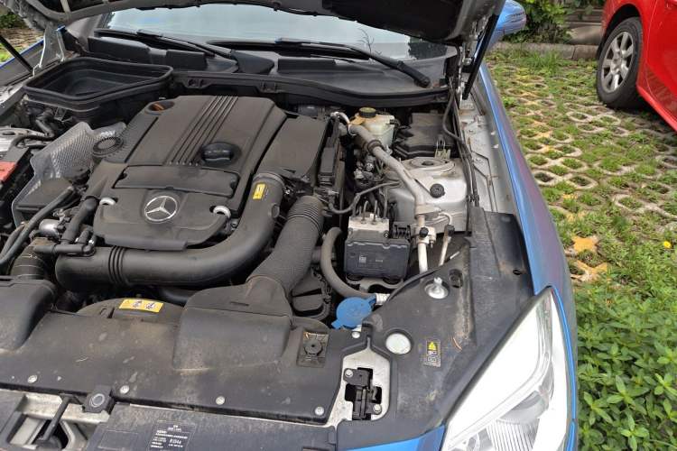 Used Mercedes-Benz SLK-Class 2011 SLK 200 Fashion Model Engine Bay Left