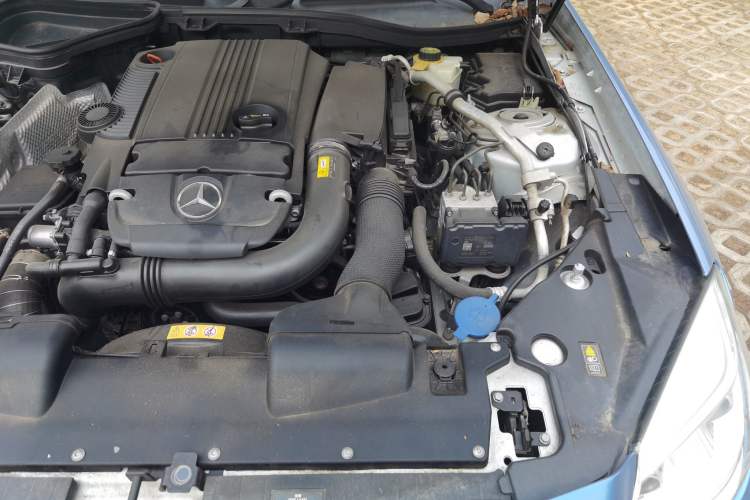 Used Mercedes-Benz SLK-Class 2011 SLK 200 Fashion Model Engine Bay Left