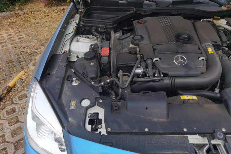Used Mercedes-Benz SLK-Class 2011 SLK 200 Fashion Model Engine Bay Right