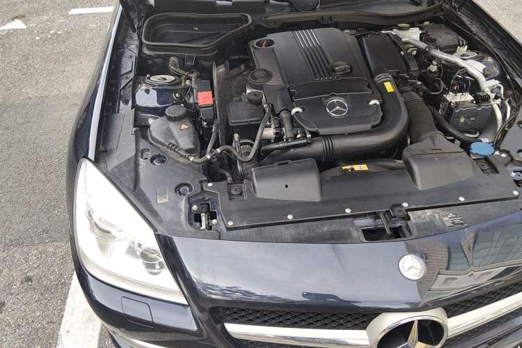 Used Mercedes-Benz SLK-Class 2011 SLK 200 Fashion Model Engine Bay Right