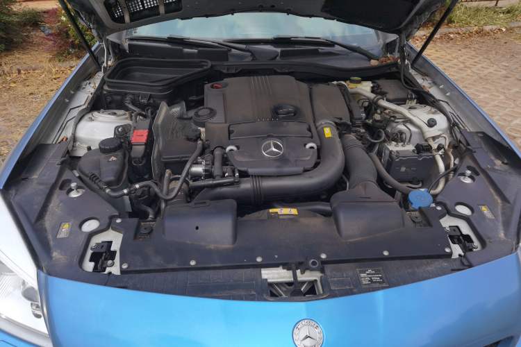 Used Mercedes-Benz SLK-Class 2011 SLK 200 Fashion Model Engine Bay