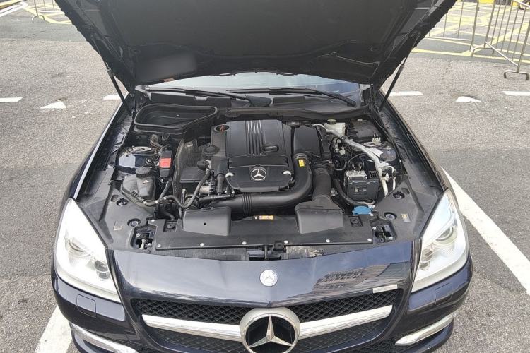 Used Mercedes-Benz SLK-Class 2011 SLK 200 Fashion Model Engine Bay
