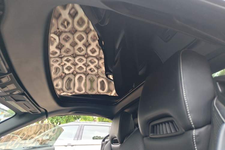 Used Mercedes-Benz SLK-Class 2011 SLK 200 Fashion Model Headliner