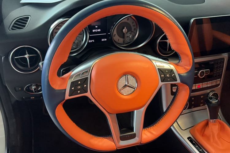 Used Mercedes-Benz SLK-Class 2011 SLK 200 Fashion Model Interior 3