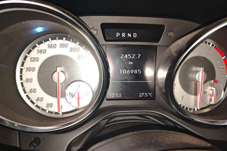 Used Mercedes-Benz SLK-Class 2011 SLK 200 Fashion Model Odometer Close Up