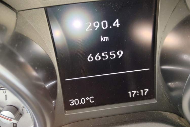 Used Mercedes-Benz SLK-Class 2011 SLK 200 Fashion Model Odometer Close Up