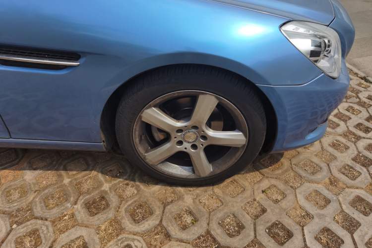 Used Mercedes-Benz SLK-Class 2011 SLK 200 Fashion Model Right Front Wheel Hub