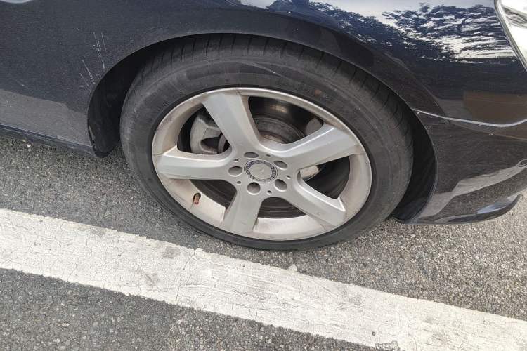 Used Mercedes-Benz SLK-Class 2011 SLK 200 Fashion Model Right Front Wheel Hub