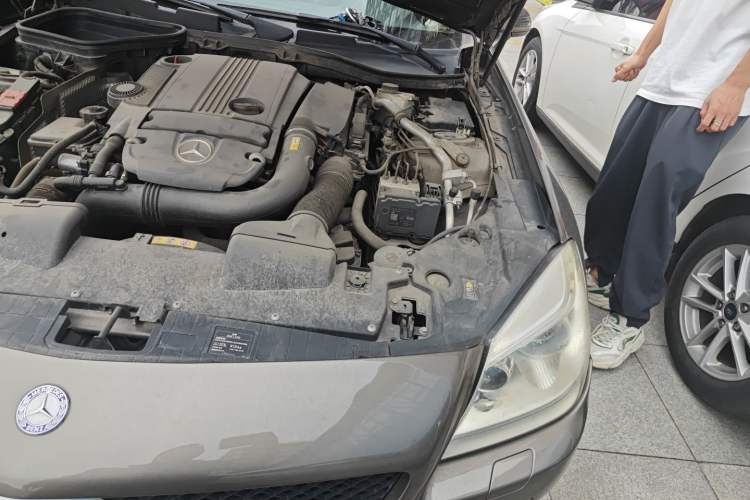 Used Mercedes-Benz SLK-Class 2011 SLK 200 Fashion Model Engine Bay Left